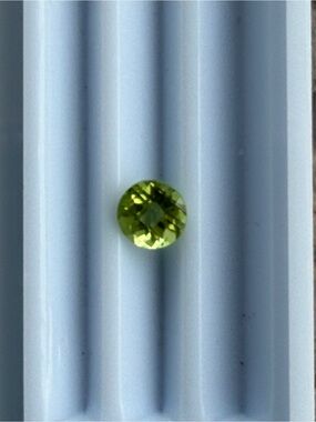 Round Faceted Peridot Lime Green Gemstone .99 carats